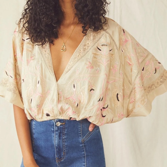 NEW FREE PEOPLE Sz S FLORA EMBROIDERED CROPPED WRAP FRONT TOP CREAM COMBO - Picture 1 of 3